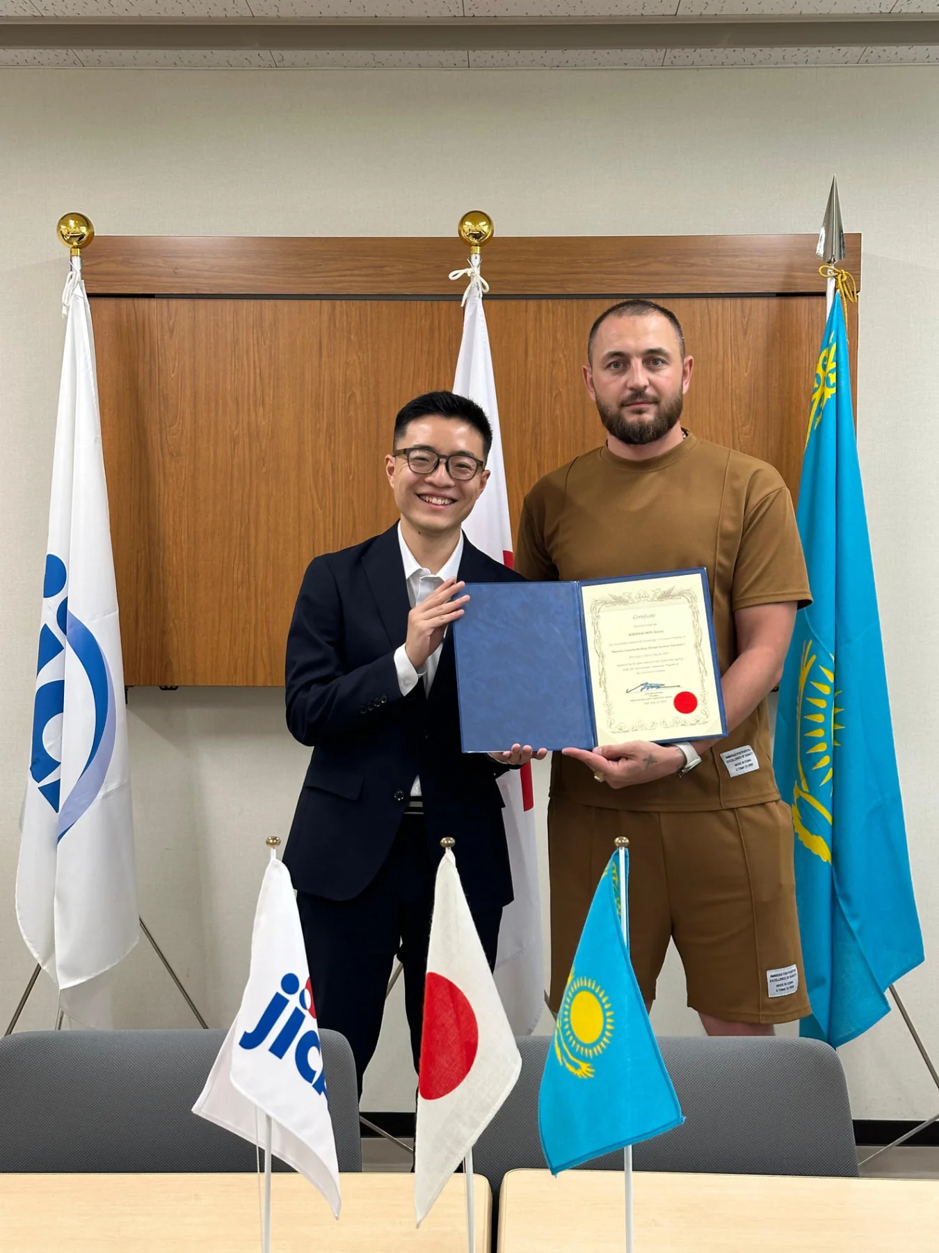 Вручение сертификата по программе JICA